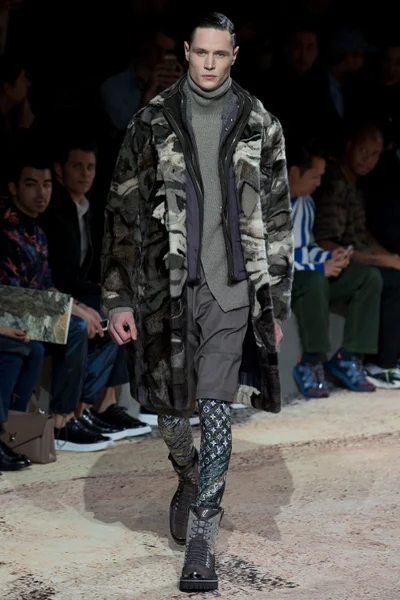 Look 13
